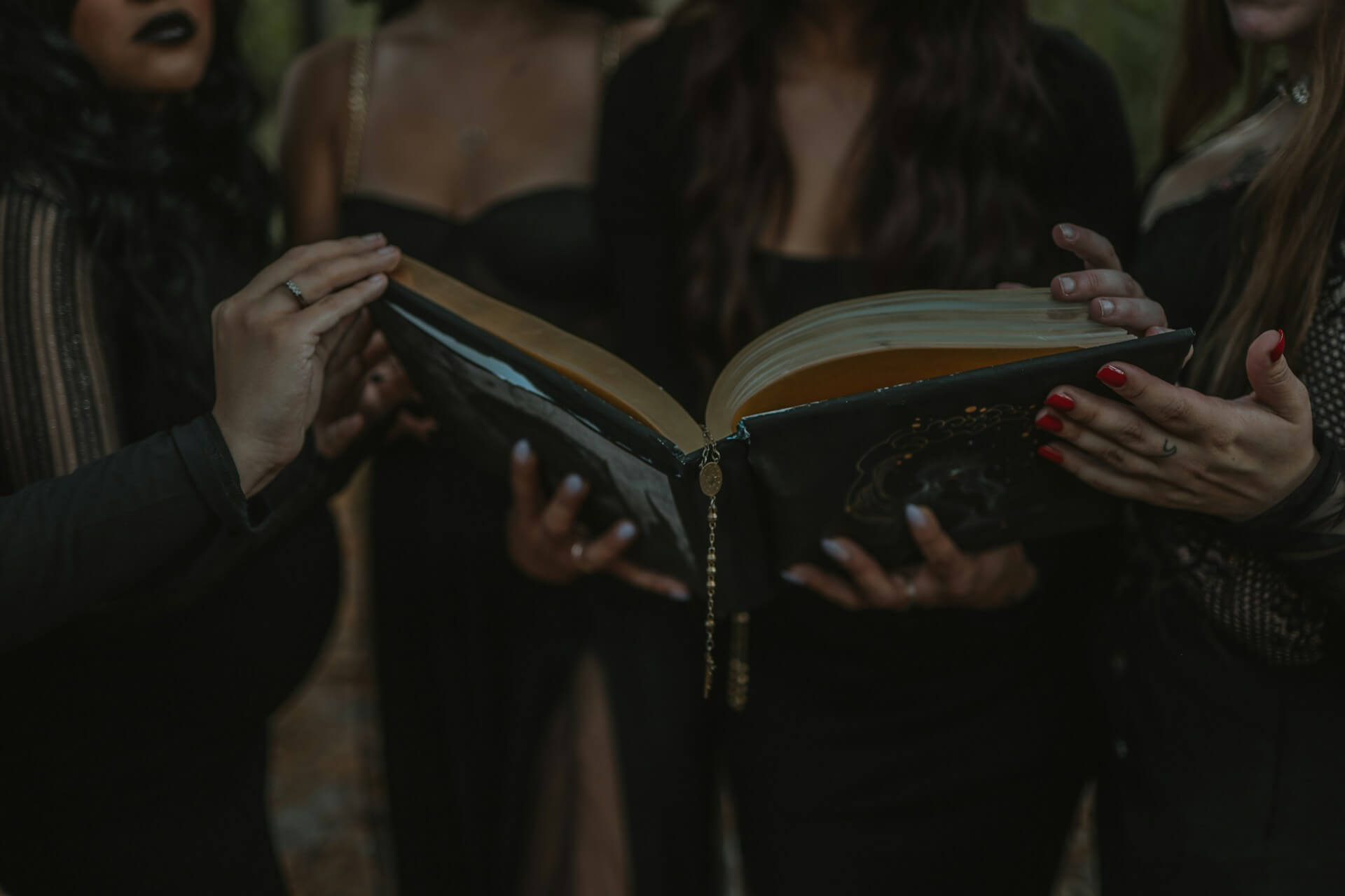 definition du pagansiem ancien et moderne et comment pratiquer cette religion de sorciere moderne