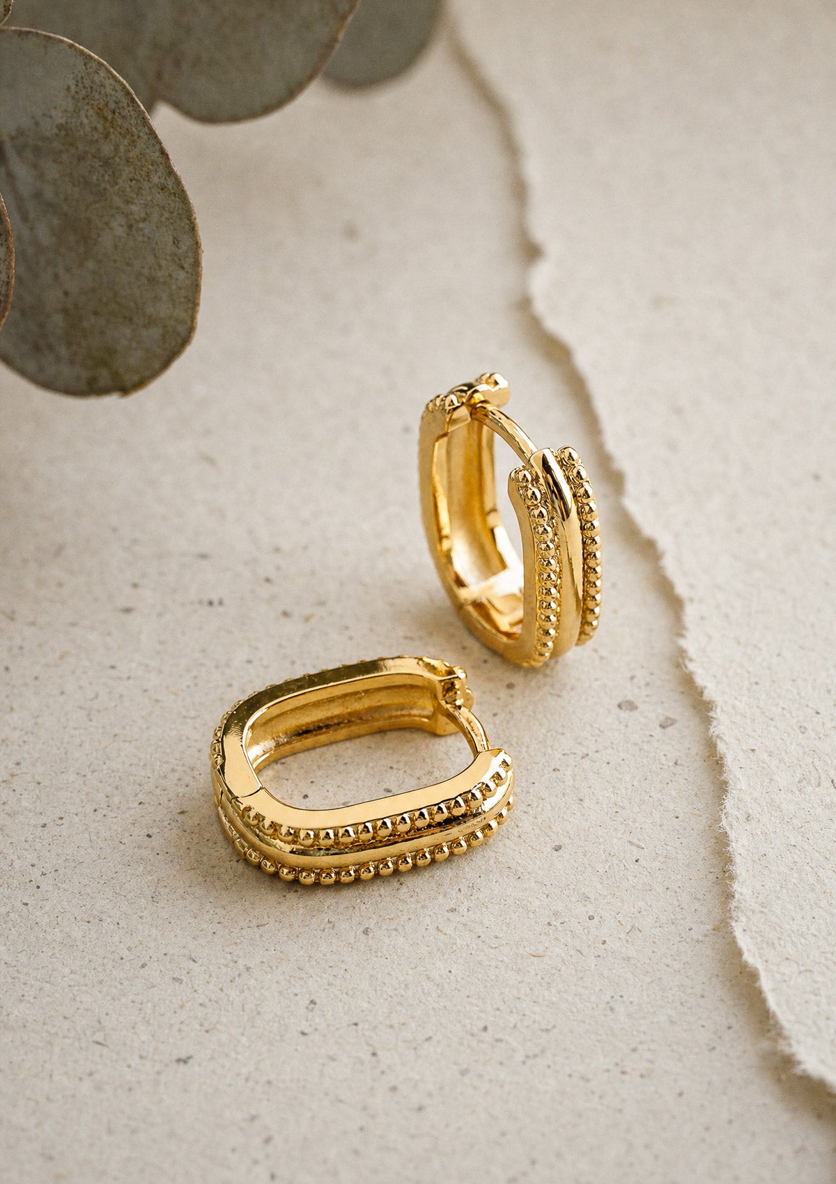 Créoles ovales en or recyclé 18 carats avec double rangée de billes perlées, boucles d'oreilles bohèmes signées Namaka