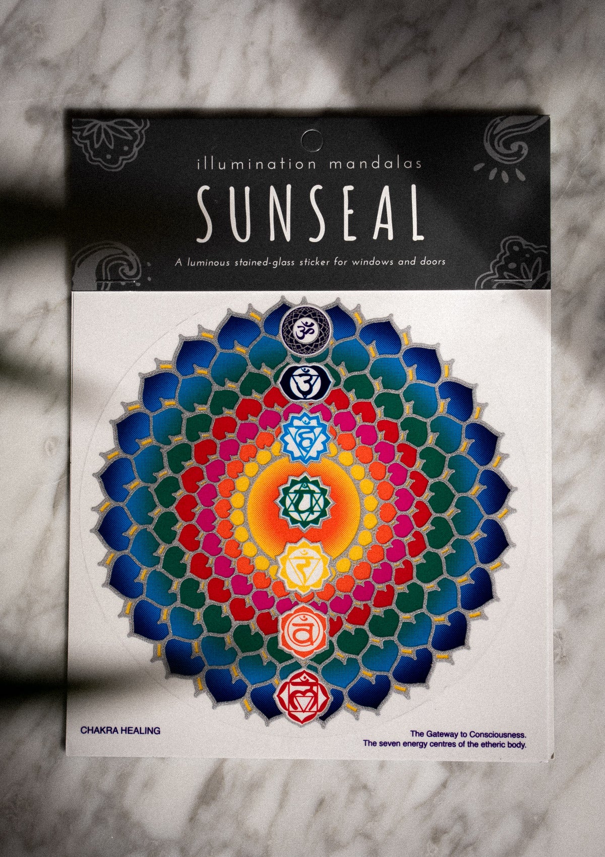 Autocollant coloré et translucide chakras