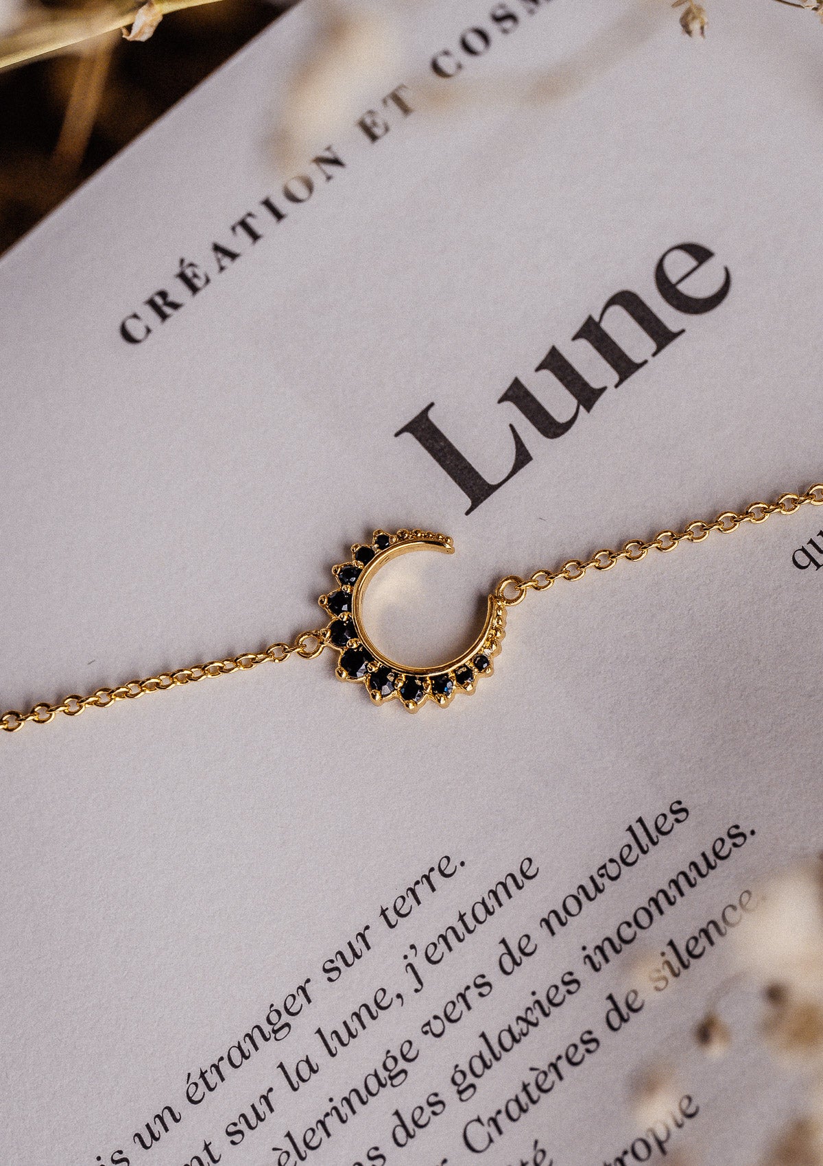 Bracelet lune Onyx Noir – Gardienne des Profondeurs