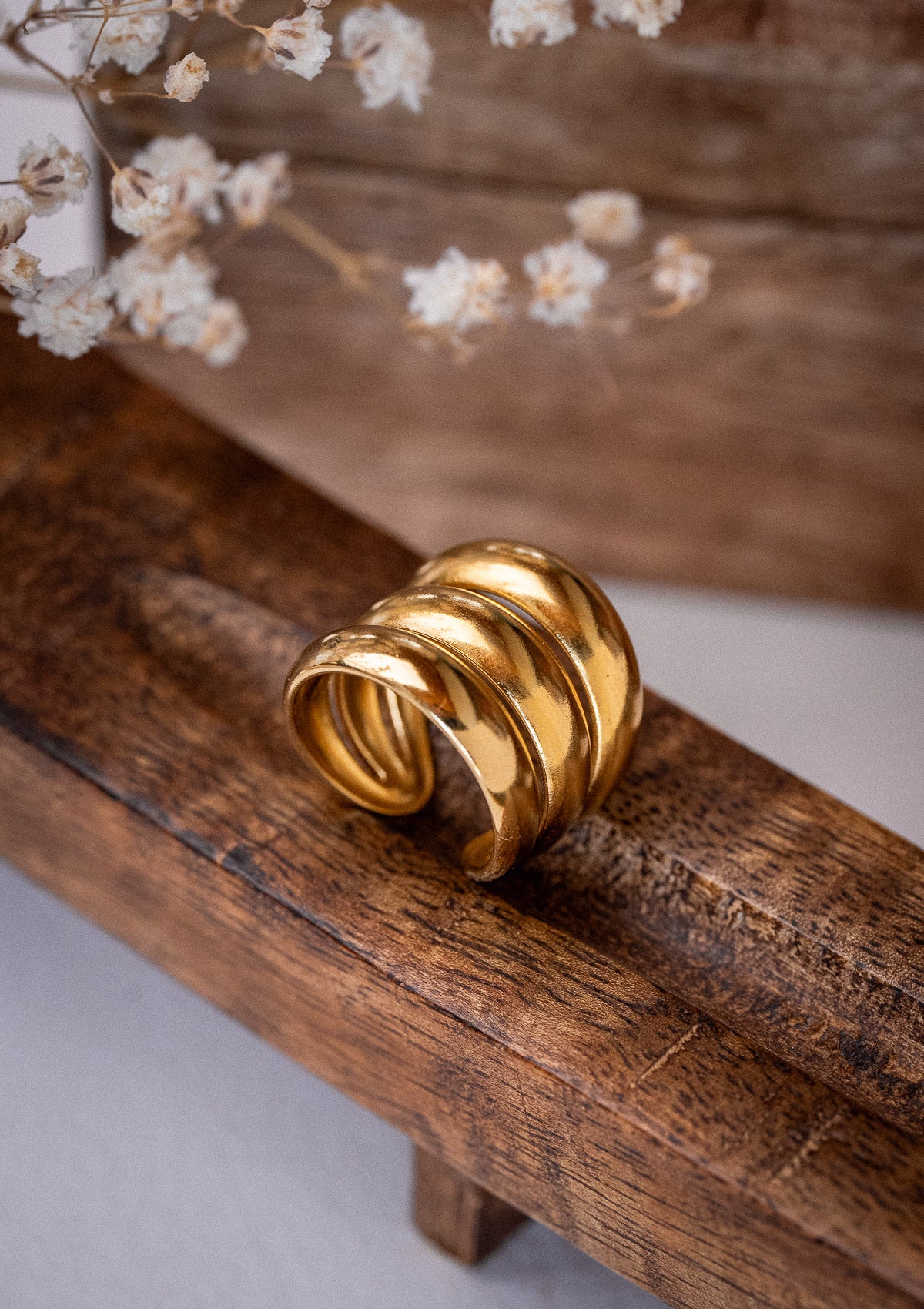 Type : Bague large à triple anneaux dôme
Matière : Acier inoxydable 304 doré
