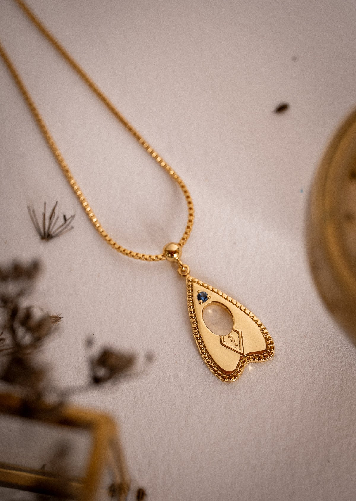 Collier Ouija – Montre-moi