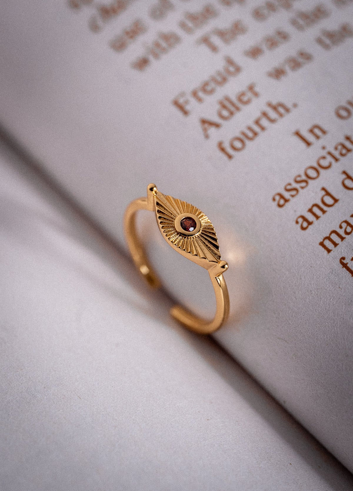 Bague Grenat – L’Éclat du Serment