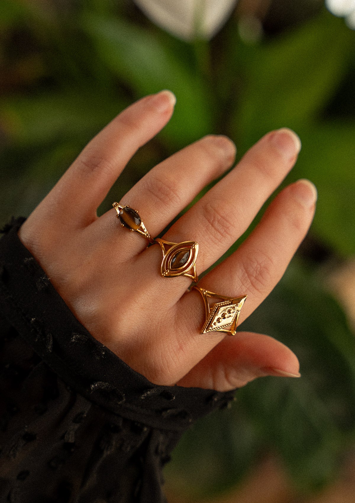 Bague œil de tigre en layering — anneau délicat or recyclé 18 carats pour la confiance et la force intérieure, atelier français Namaka