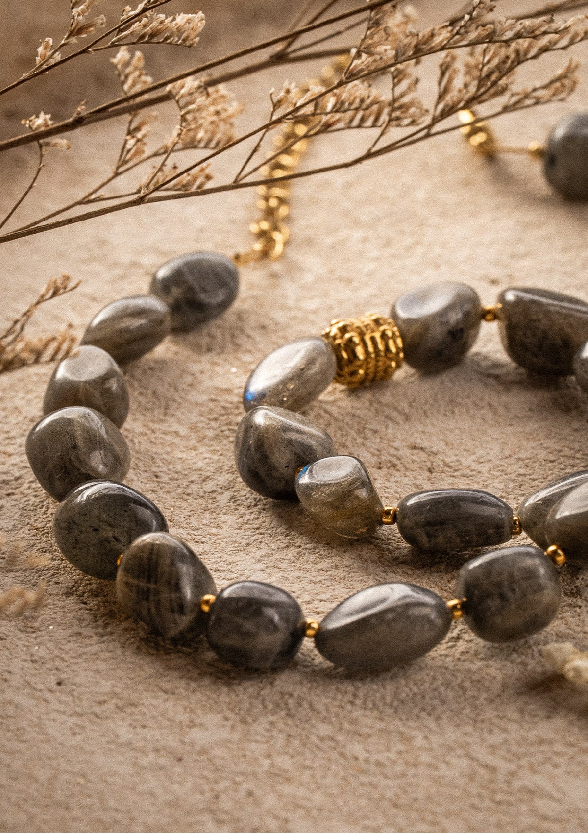 Collier Labradorite – L’Éclat du Mystère