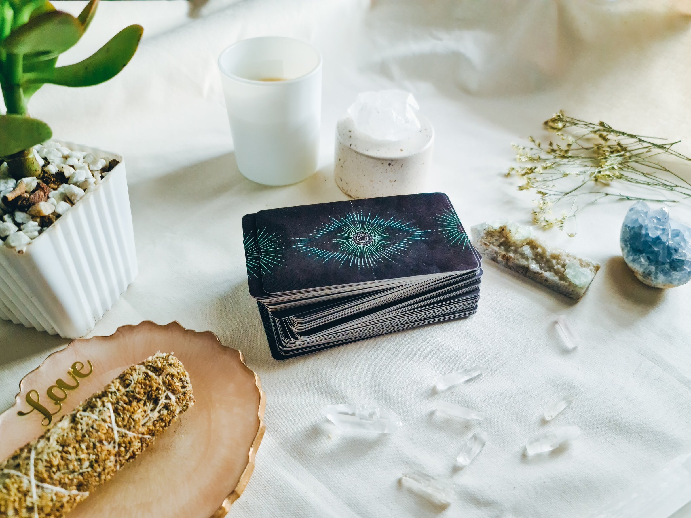 pierres du capricorne calcite bleue et tarot