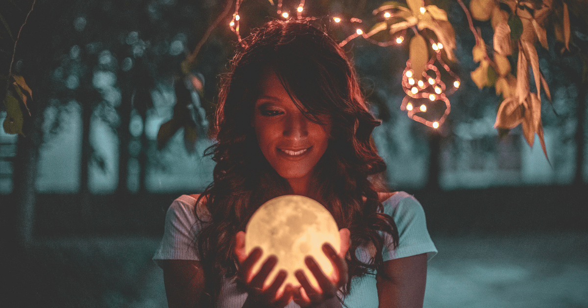 quelle est la symbolique de la lune ? feminite, cycle de la vie, intuition, decouvrez ses symboles