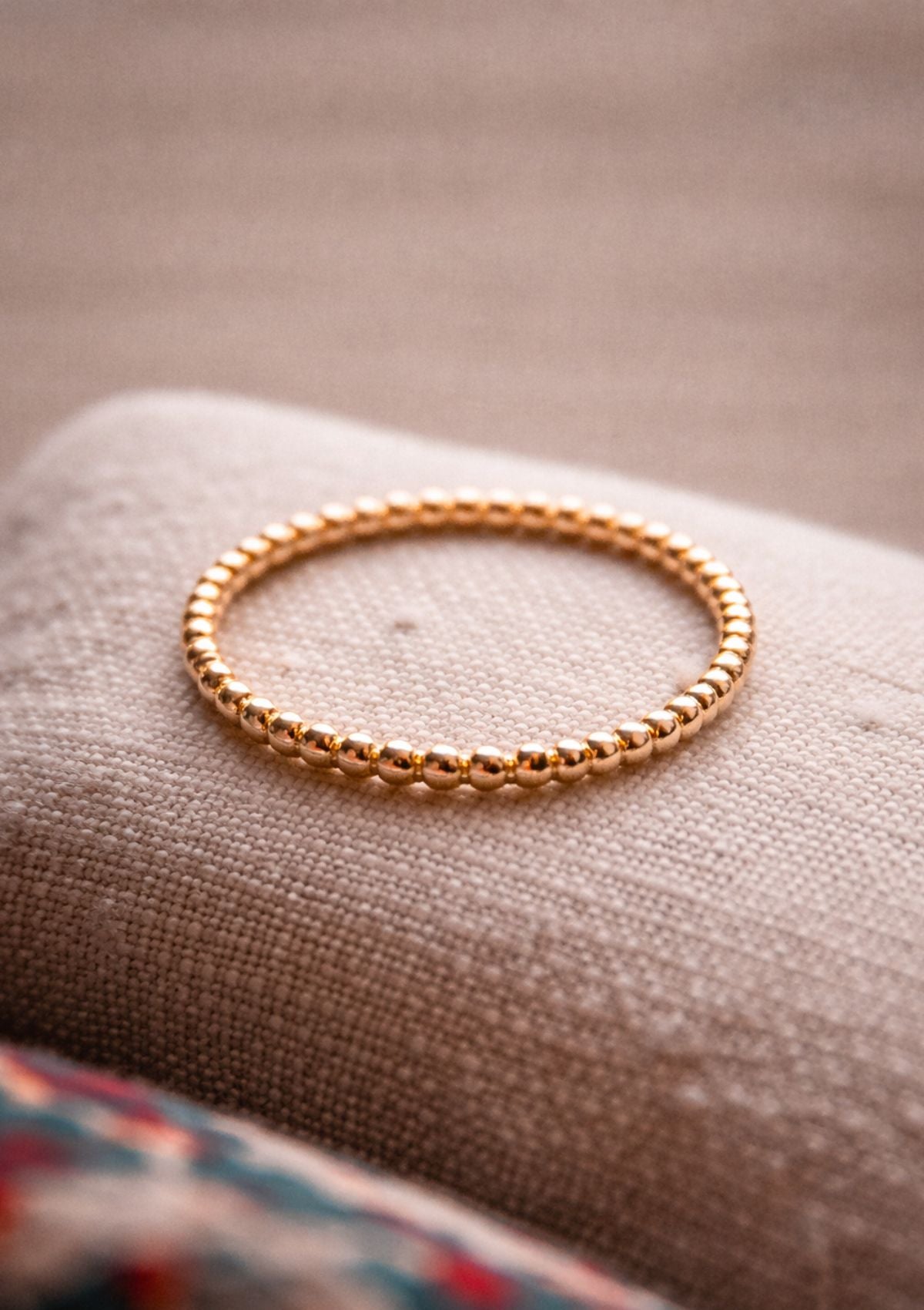 Bague fine en Plaqué Or 3 microns
Motif perlé