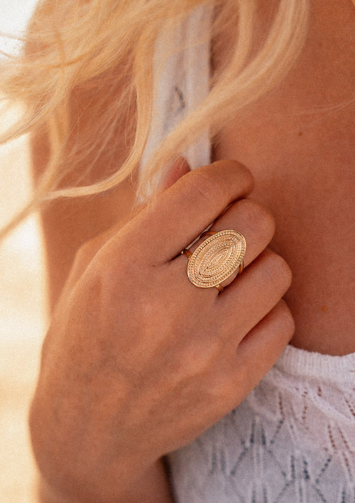 Bague Ovale – Astre Intérieur