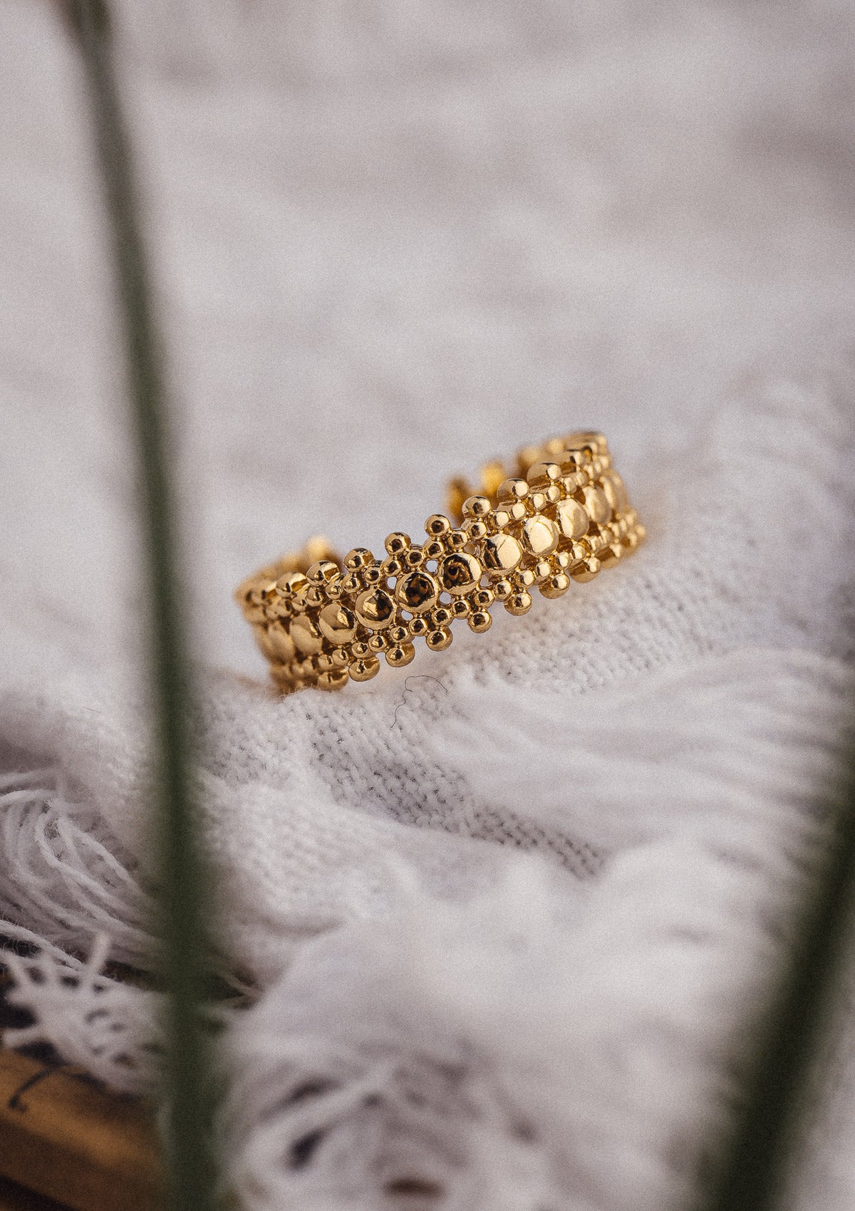 Bague Disque et Boules - Élégance Subtile