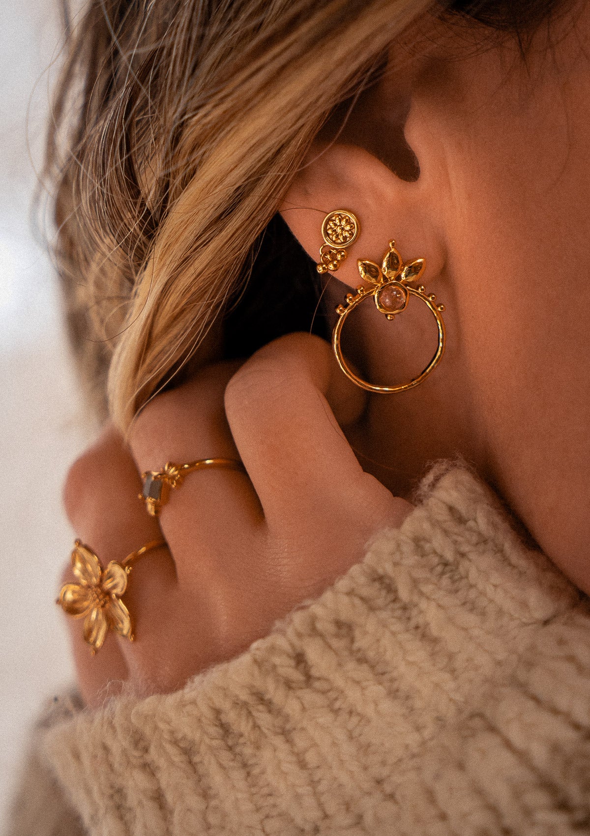 Boucle d’Oreille grelots - Fleur Lumineuse (Vendue à l'unité)
