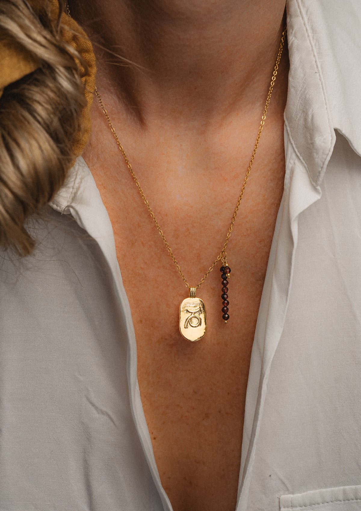 Collier Capricorne et Grenat - Astro