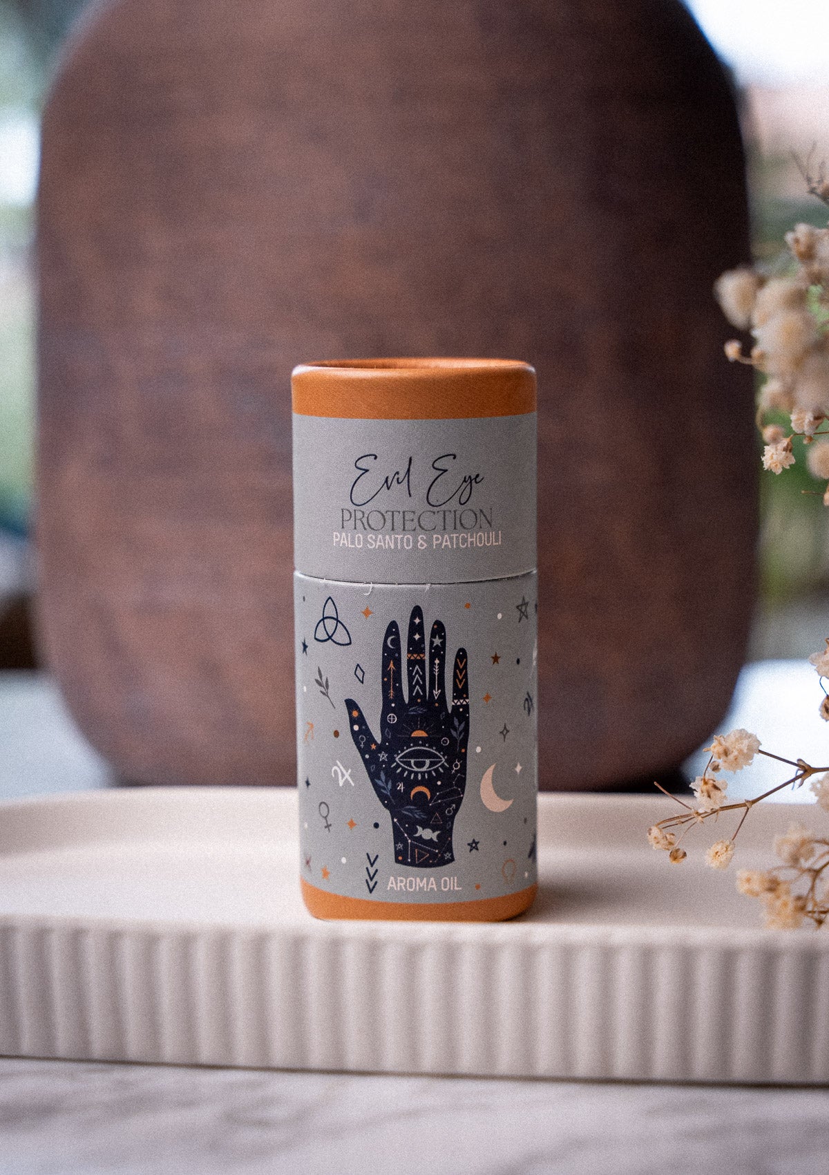 Huile aromatique « Protection » à base d’huile essentielle de Patchouli, et senteurs boisées : Cèdre, Palo Santo et bois de Santal.