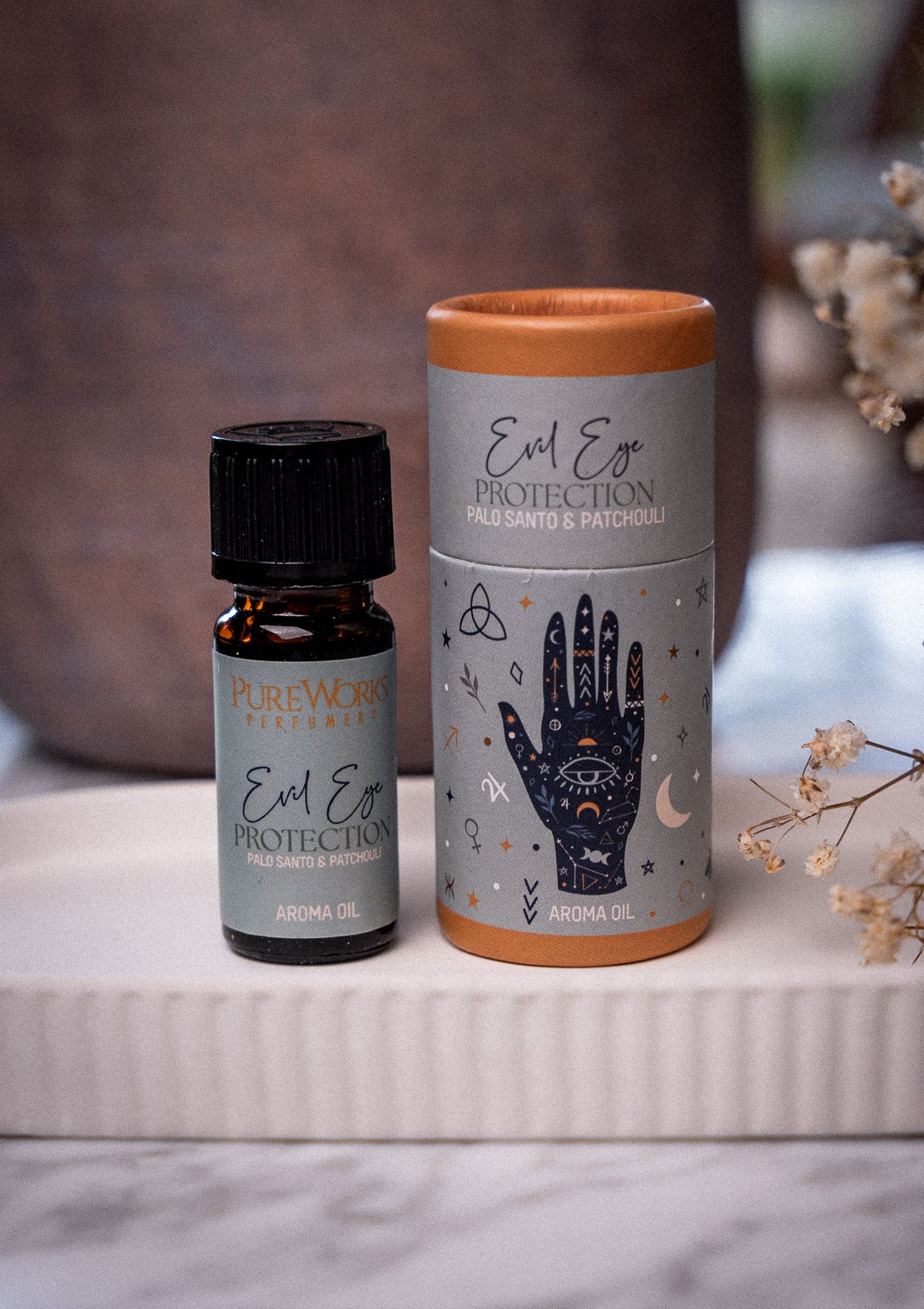 Huile aromatique « Protection » à base d’huile essentielle de Patchouli, et senteurs boisées : Cèdre, Palo Santo et bois de Santal.