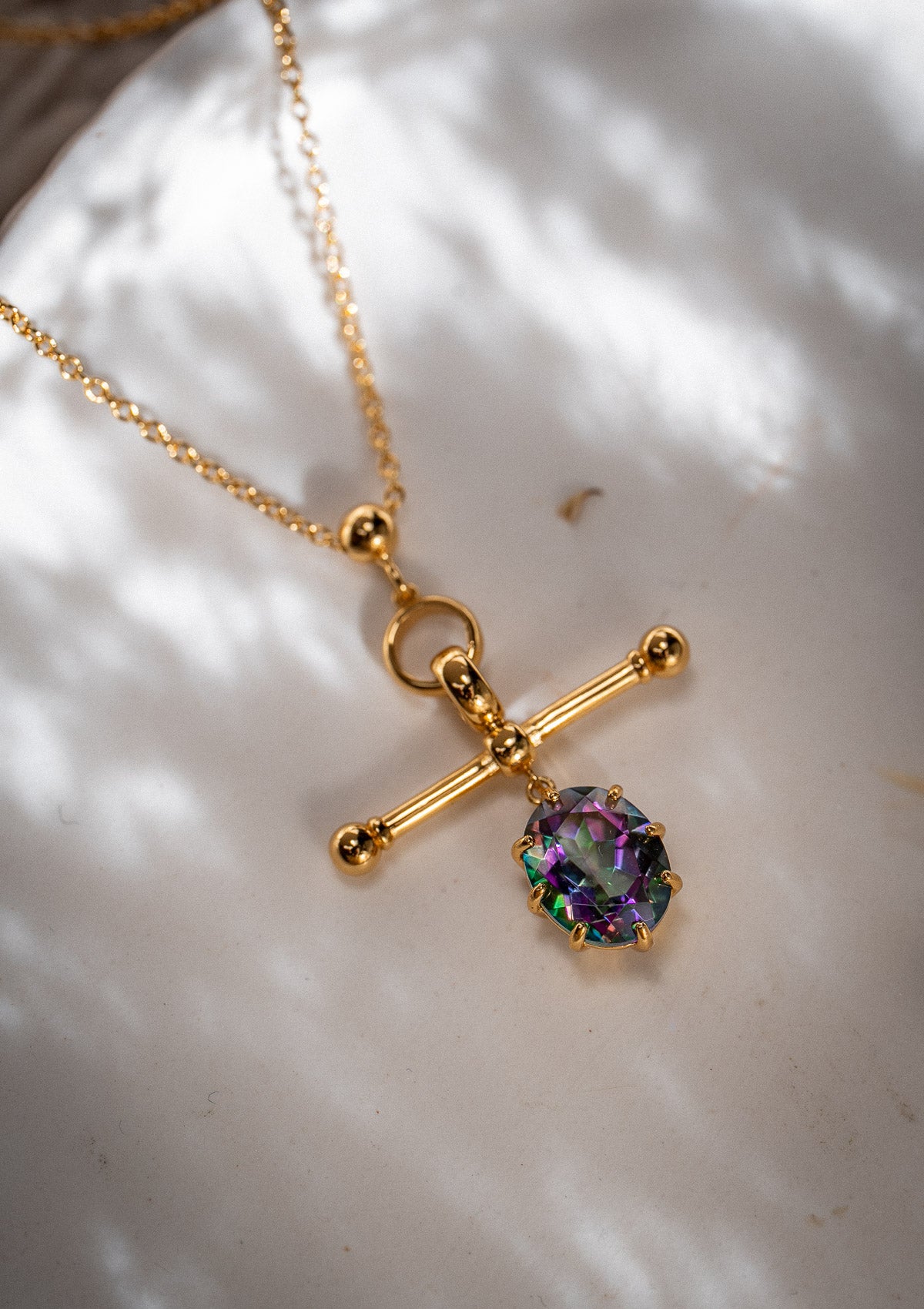 Collier talisman avec barre en T et goutte de Topaze Aura facettée