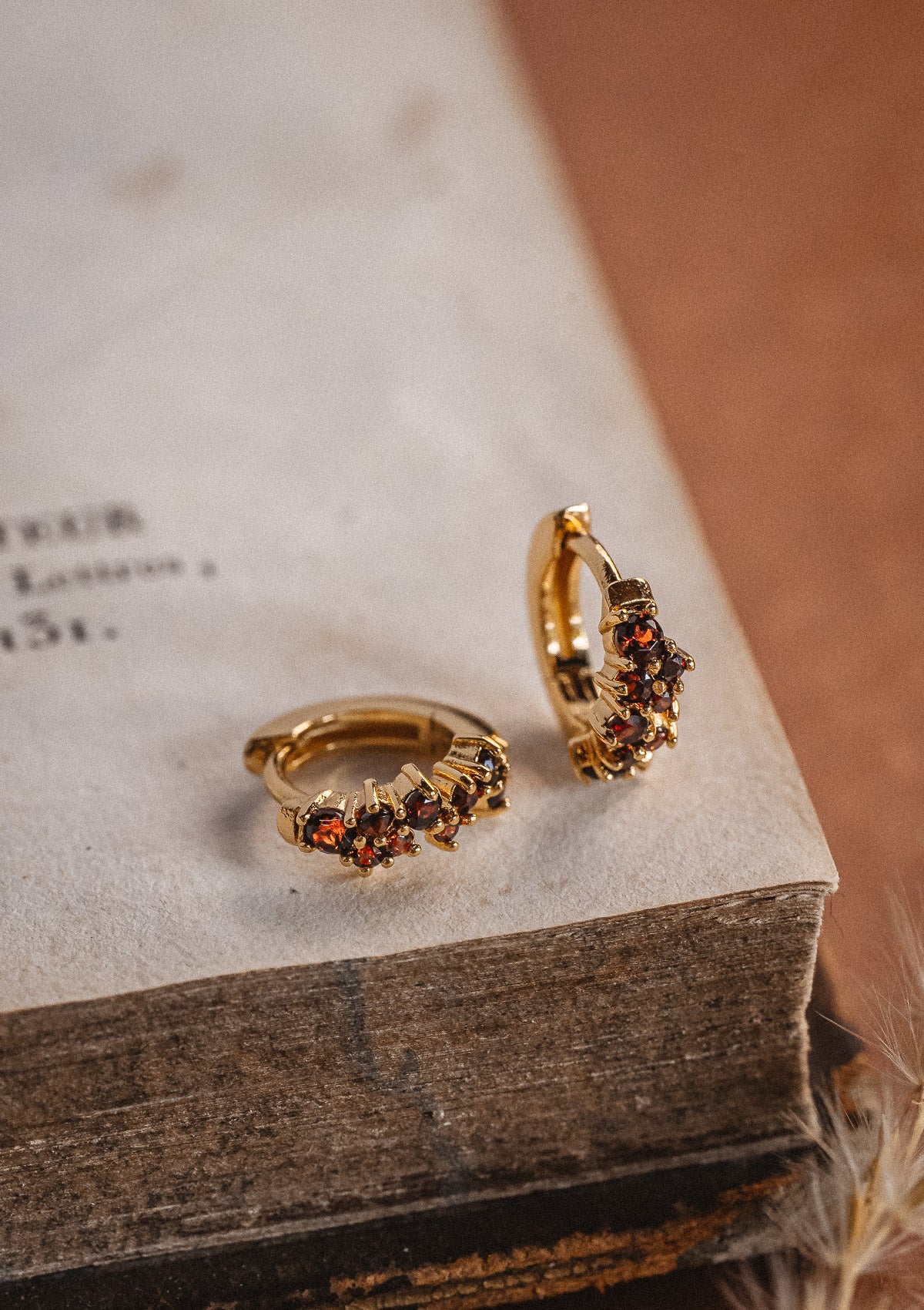 Créole pavée de Grenats facettés 