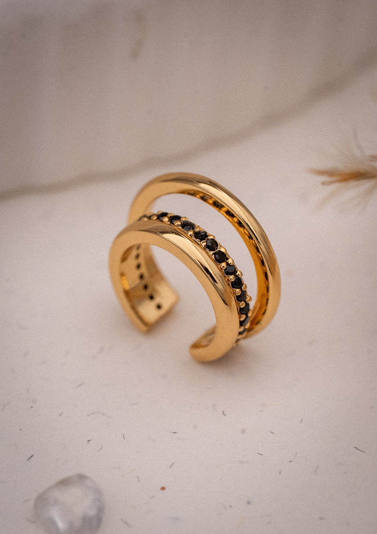 Ear cuff triple anneau avec pavage en Onyx Noir