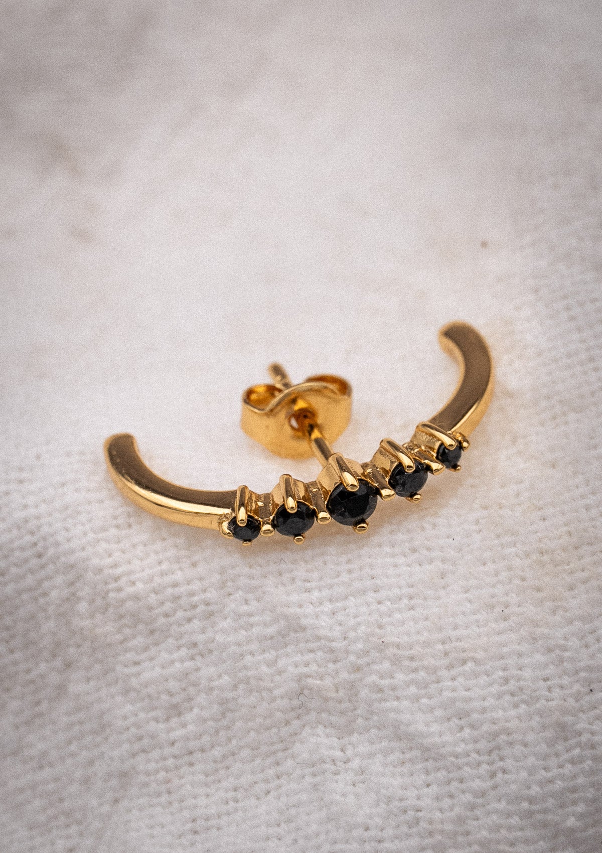 Boucle pour oreille percée classique avec effet piercing cartilage