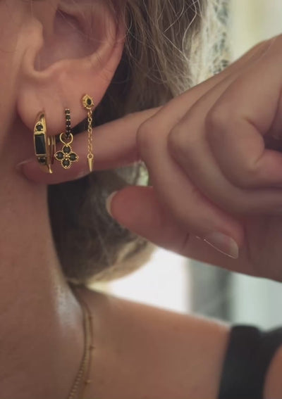 Vidéo présentation boucles d'oreilles or recyclé 18 carats et Onyx Noir Namaka Dark Academia, créoles et mini créoles